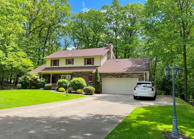 Property at 23 Woodland Dr, Oil City, PA 16301, 4 beds, 3 baths