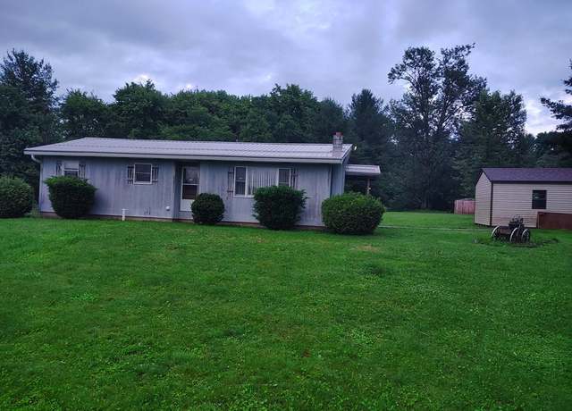 Property at 134 Railroad St, Oak Ridge, PA 16245, 3 beds, 1 bath
