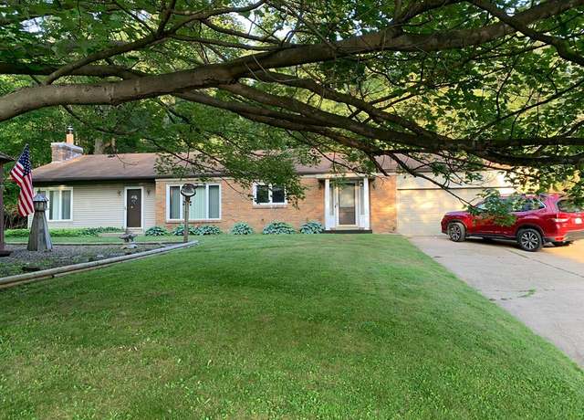 Property at 1219 15th Street Ext, Franklin, PA 16323, 3 beds, 1.5 baths