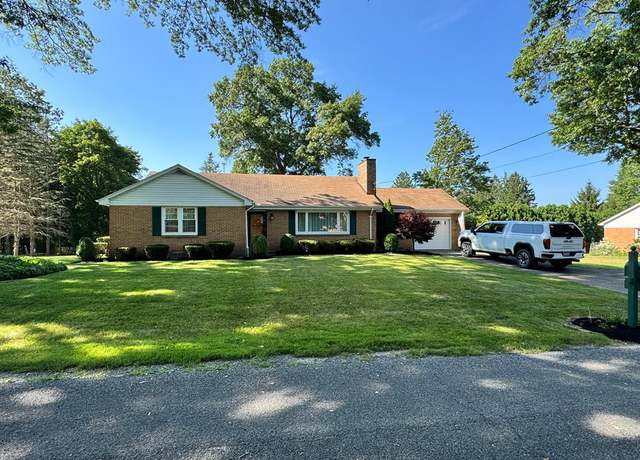 Property at 8 Pinoak Cir, Oil City, PA 16301, 3 beds, 2 baths