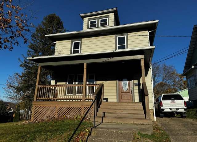 Property at 711 Innis St, Oil City, PA 16301, 4 beds, 1 bath