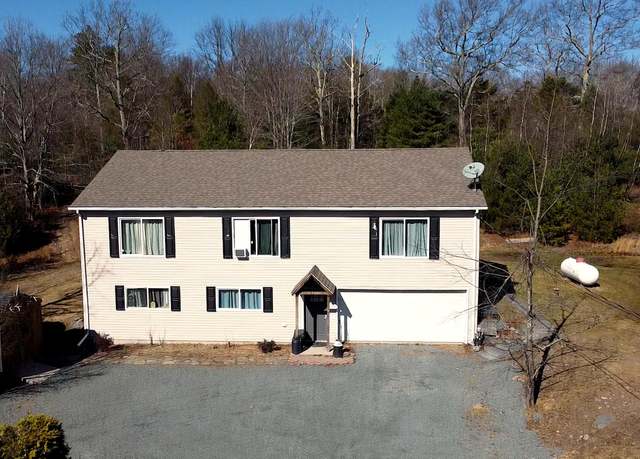 Property at 115 Gelso Ct, Hawley, PA 18428, 5 beds, 3 baths
