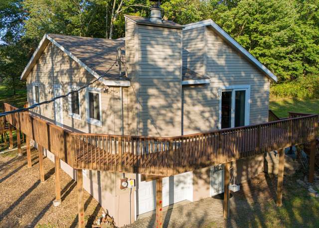 Property at 20 Windemere Ln, Lake Ariel, PA 18436, 4 beds, 2 baths