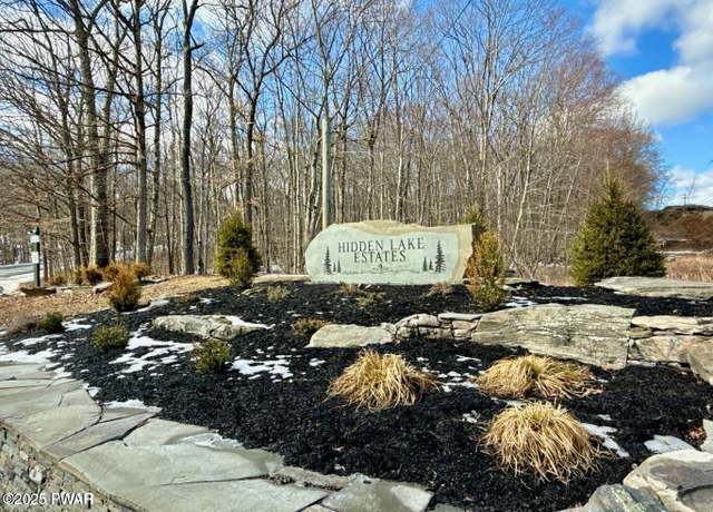 Property at 1013 Wintergreen Ct, Hawley, PA 18428