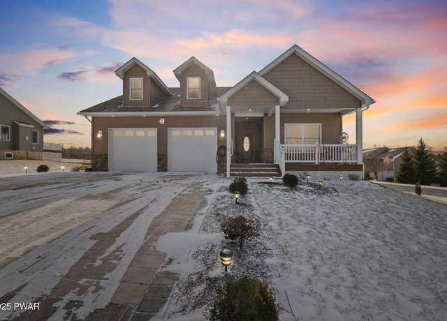 Property at 251 Mountainview Dr, Jefferson Township, PA 18436, 4 beds, 3 baths