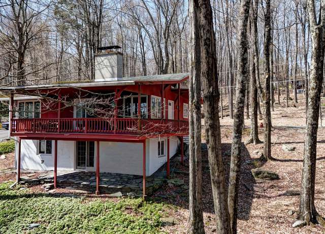 Property at 117 N Maple Ln, Greentown, PA 18426, 4 beds, 2 baths