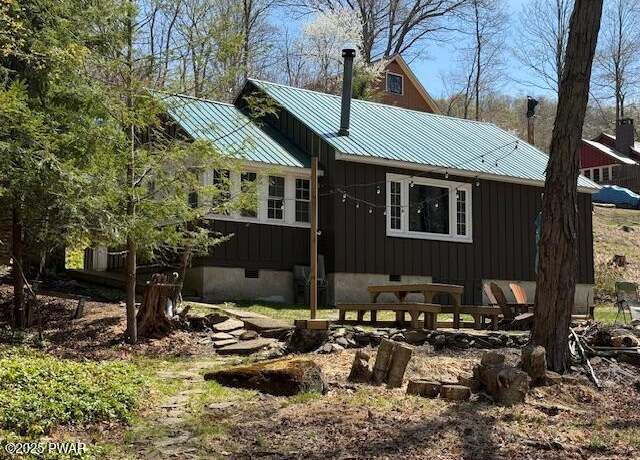 Property at 116 Beechwood Cove Rd, Greentown, PA 18426, 2 beds, 1 bath