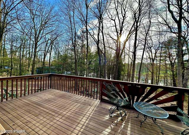 Property at 205 Waterview Dr, Hawley, PA 18428, 4 beds, 3 baths