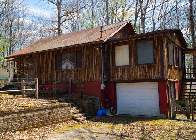 Property at 12 3rd Rd, Hawley, PA 18428, 2 beds, 1 bath