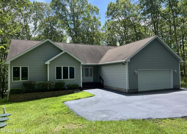 Property at 802 Appaloosa Ct, Hawley, PA 18428, 3 beds, 2 baths