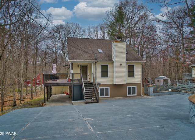 Property at 215 Wild Acres Dr, Dingmans Ferry, PA 18328, 3 beds, 3 baths