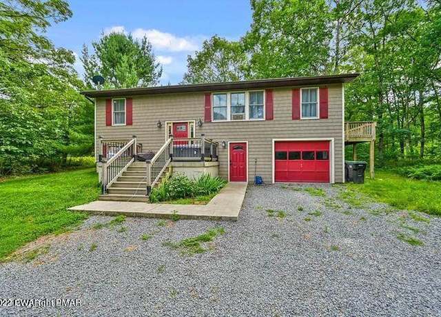 Property at 48 Woodlyn Acres Rd, Hawley, PA 18428, 3 beds, 2.5 baths