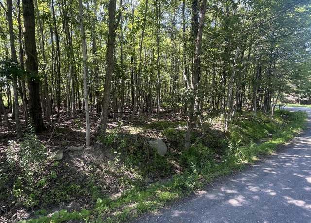 Property at 18 Dingmans Ct, Dingmans Ferry, PA 18337