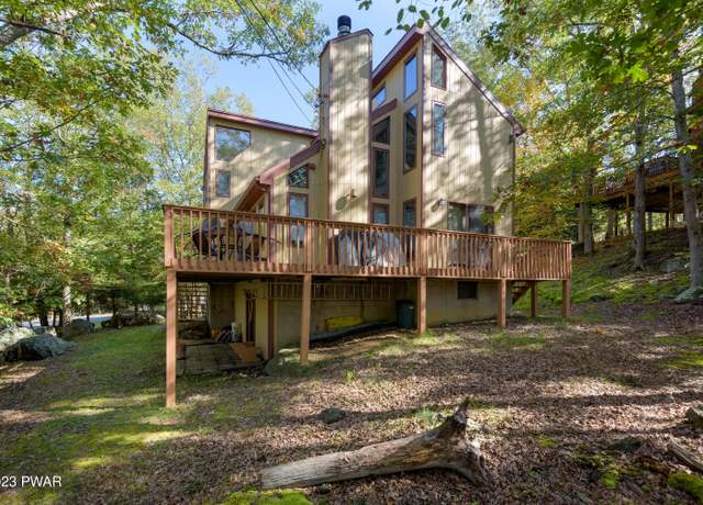 Property at 143 Oxford St, Bushkill, PA 18324, 5 beds, 3 baths