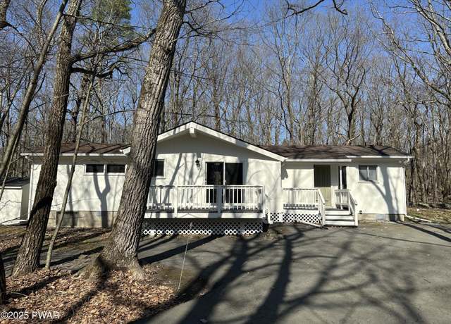 Property at 107 Ridgeway Dr, Hawley, PA 18428, 3 beds, 2 baths