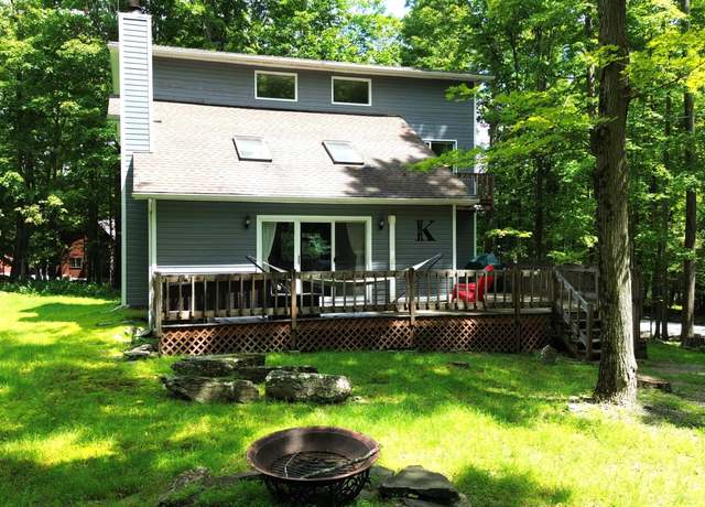 Property at 101 Summit Dr, Greentown, PA 18426, 3 beds, 2 baths