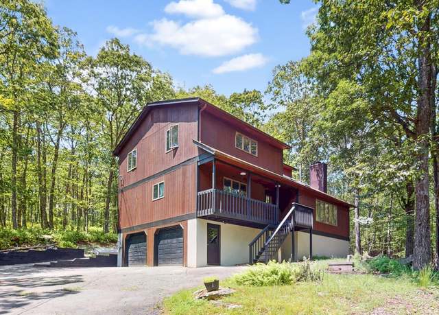 Property at 158 Wild Meadow Dr, Milford, PA 18337, 4 beds, 3.5 baths