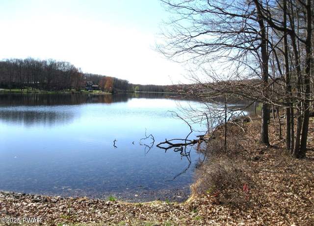 Property at 1312 Dewberry Dr, Hawley, PA 18428