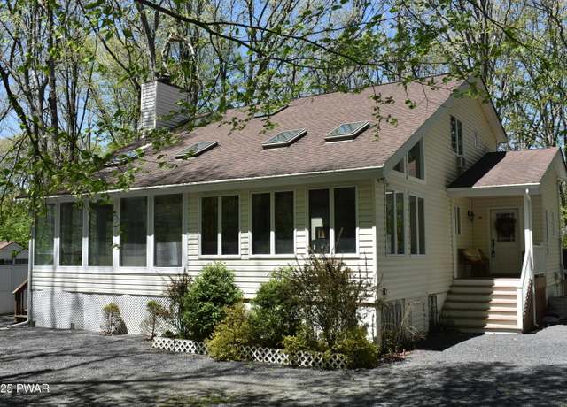 Property at 811 Paddock Ct, Lords Valley, PA 18428, 3 beds, 2.5 baths