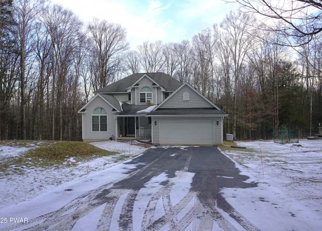 Property at 127 Hillcrest Dr, Greentown, PA 18426, 3 beds, 2.5 baths