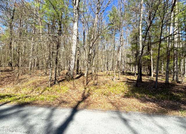 Property at 432 Eastwood Cir, Hawley, PA 18428