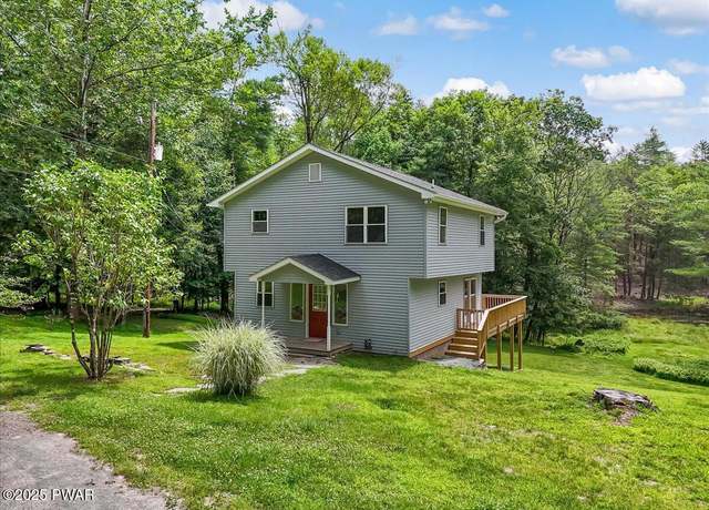 Property at 1039 Towpath Rd, Hawley, PA 18428, 3 beds, 1.5 baths