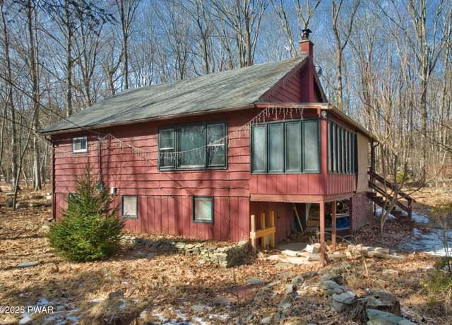 Property at 118 Forest Ln, Cresco, PA 18326, 3 beds, 1 bath