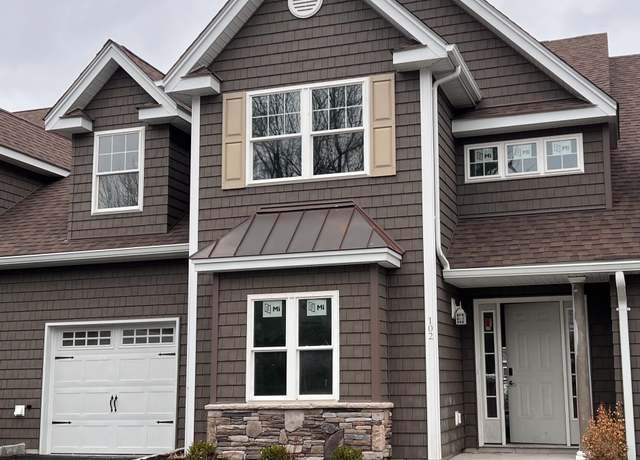 Property at 102 Braeburn Path, Matamoras, PA 18336, 2 beds, 2.5 baths