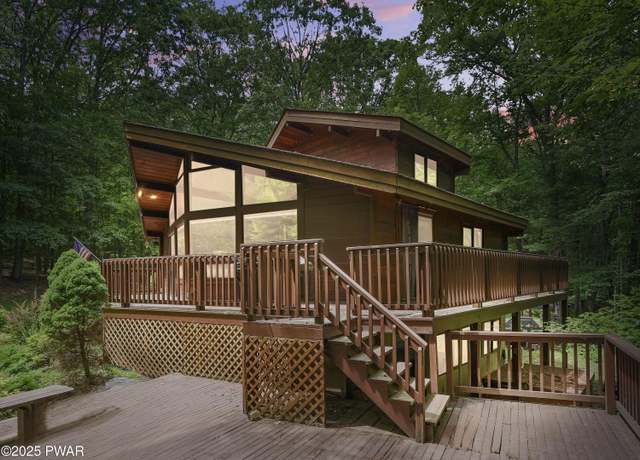 Property at 10 Cove Point Cir, Lakeville, PA 18438, 4 beds, 2 baths