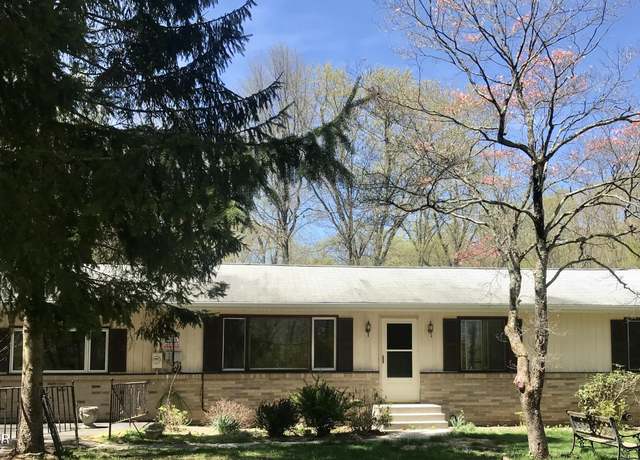 Property at 507 Black Oak Dr, Tannersville, PA 18372, 4 beds, 2 baths