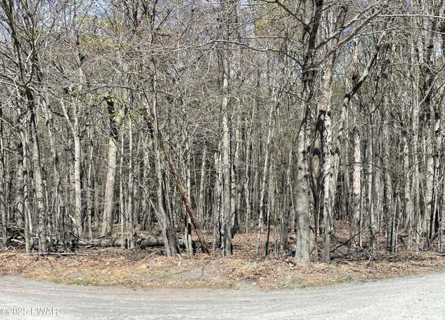 Property at 1901-1902 Horizon Dr, Greentown, PA 18426