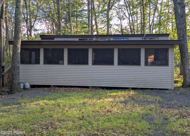 Property at 3621 Arapajo Dr, Shohola, PA 18458, 2 beds, 1.5 baths