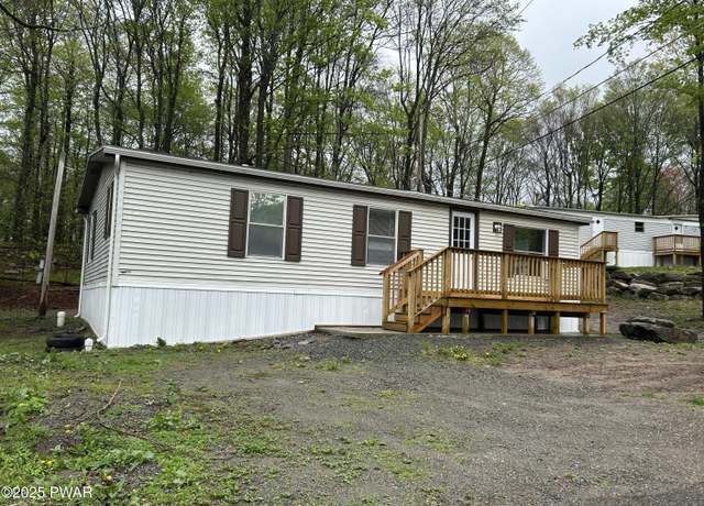 Property at 106 York Dr, Greentown, PA 18426, 3 beds, 2 baths