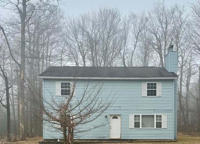Property at 1147 Placid Ln, Tobyhanna, PA 18466, 4 beds, 2.5 baths