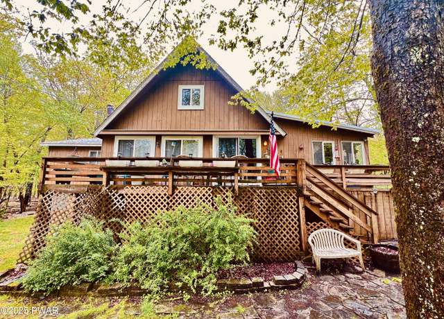 Property at 124 Roundhill Rd, Dingmans Ferry, PA 18328, 3 beds, 2 baths