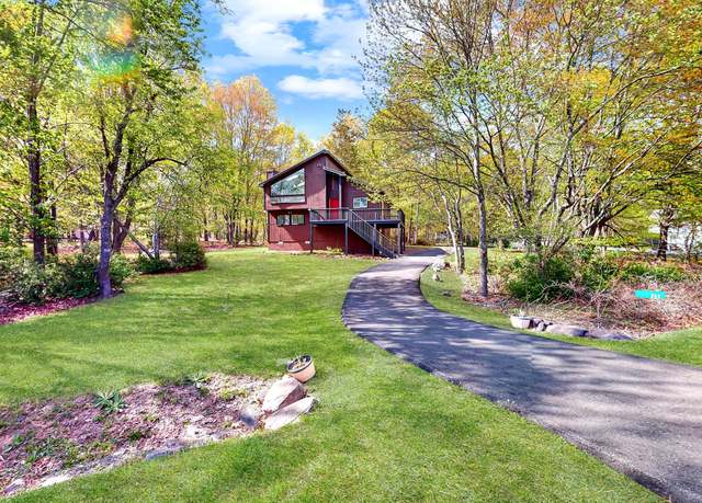 Property at 244 Kirkham Rd, Bushkill, PA 18324, 3 beds, 2 baths