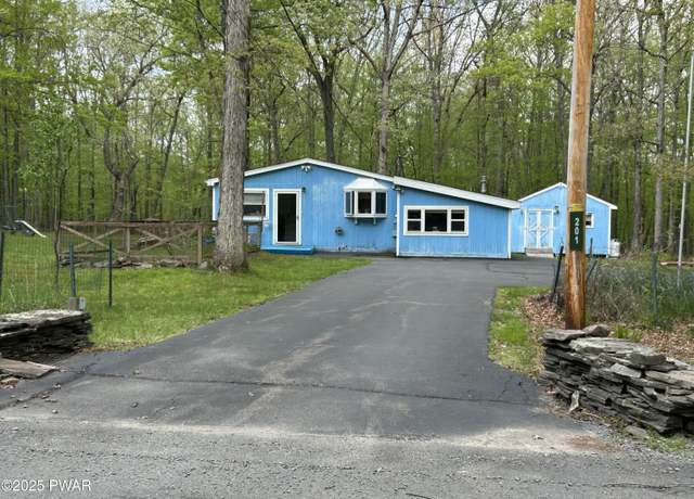 Property at 201 Oak Hill Rd, Hawley, PA 18428, 3 beds, 1.5 baths