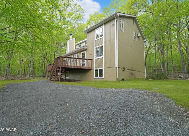 Property at 134 Lakewood Dr, Dingmans Ferry, PA 18328, 3 beds, 2 baths