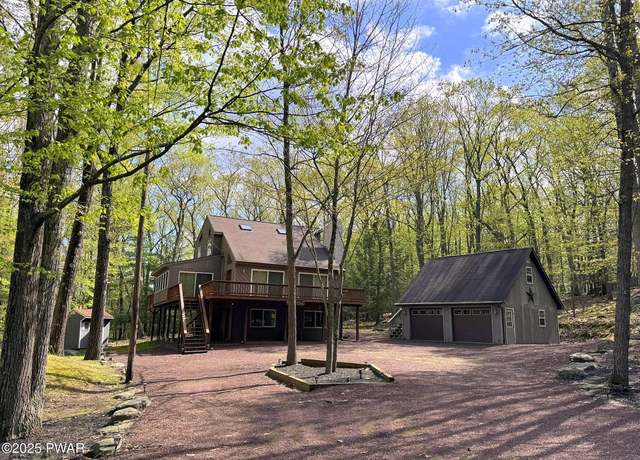 Property at 122 Cloud Crest Drive Dr, Greentown, PA 18426, 4 beds, 3 baths