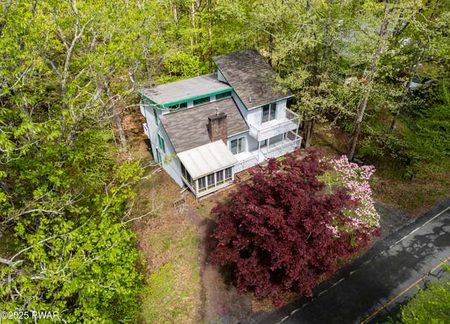 Property at 113 Regent St, Bushkill, PA 18324, 3 beds, 2.5 baths