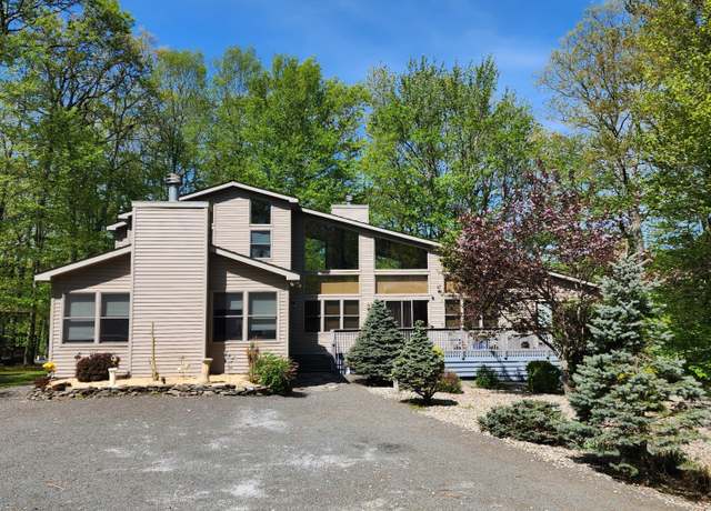 Property at 344 Canoebrook Dr, Lords Valley, PA 18428, 3 beds, 3 baths