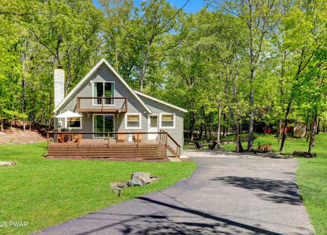 Property at 122 Oxford St, Bushkill, PA 18324, 3 beds, 2 baths