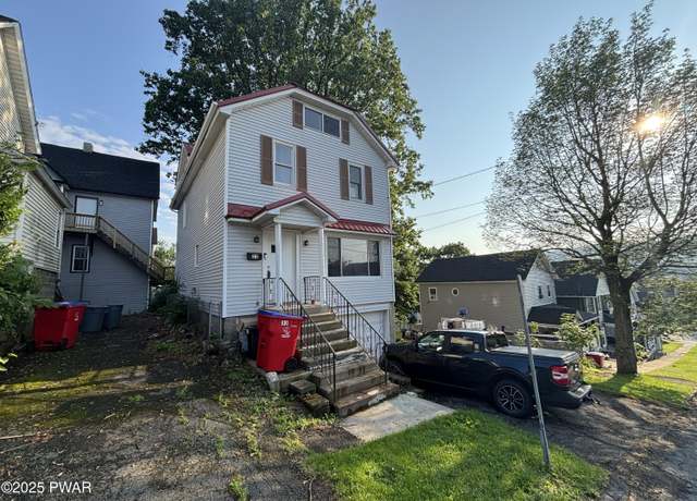 Property at 33 Maple Ave, Carbondale, PA 18407, 4 beds, 1 bath