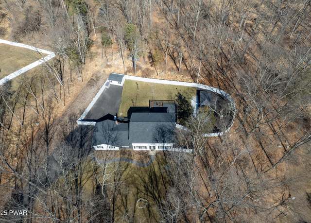 Property at 304 Airport Rd, East Stroudsburg, PA 18301, 4 beds, 2.5 baths