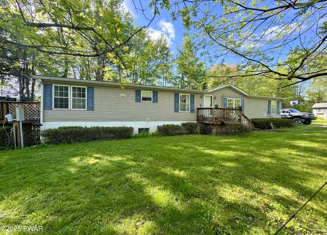 Property at 28 Oakview Ln, Waymart, PA 18472, 3 beds, 2 baths