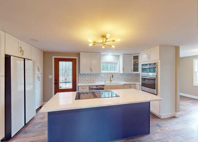 Property at 1 Mountain Crest Dr, Lake Ariel, PA 18436, 3 beds, 2 baths