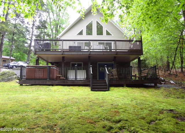 Property at 331 Wallenpaupack Dr, Greentown, PA 18426, 4 beds, 3.5 baths