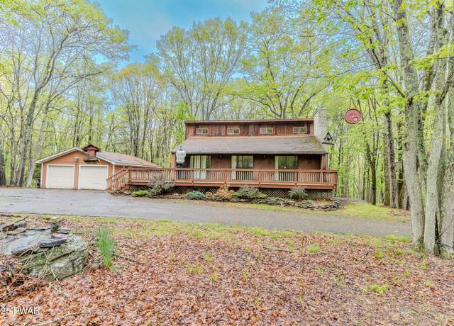 Property at 139 Friendship Dr, Hawley, PA 18428, 3 beds, 2 baths