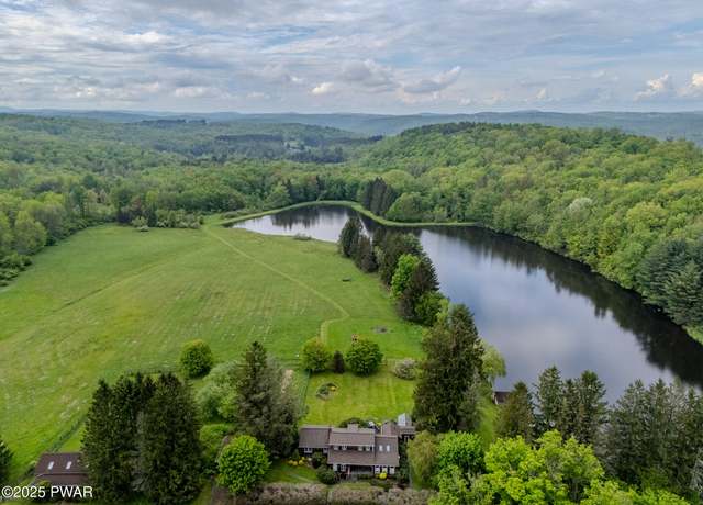 Property at 105 Grimms Rd, Honesdale, PA 18431, 6 beds, 3.5 baths