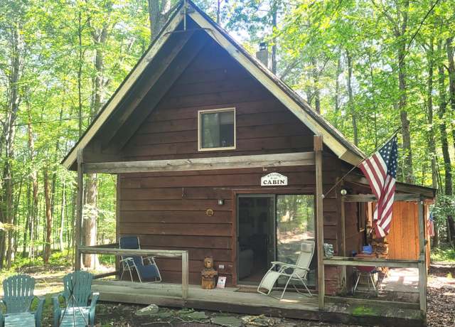 Property at 156 Raven Dr, East Stroudsburg, PA 18302, 2 beds, 1 bath